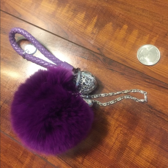 🎀 Lovely super soft fuzzy fluffy pom pom ball bell keychain - Picture 5 of 9